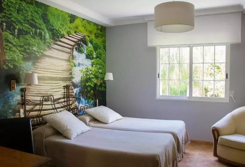 Отель Iris La Eliana