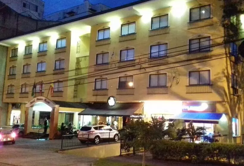 ホテル Pinares Plaza