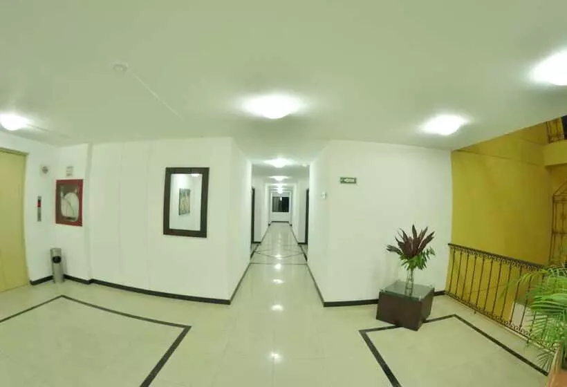 ホテル Pinares Plaza
