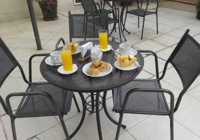 هتل Puerta Del Sol