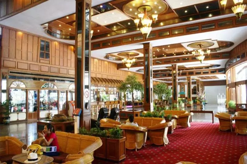 ホテル Royal Twins Palace