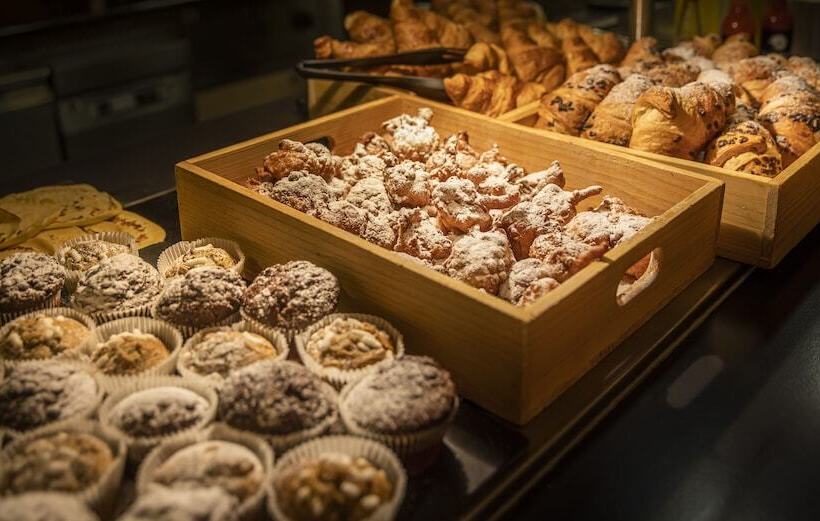 Отель Valamar Villa Adria