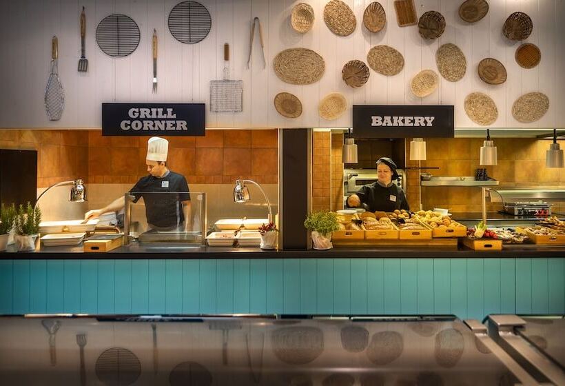 Отель Valamar Villa Adria