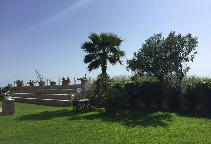 هتل Camping Residence Capo Passero