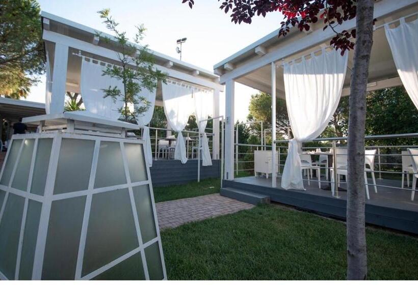 Otel Villaggio Emmanuele