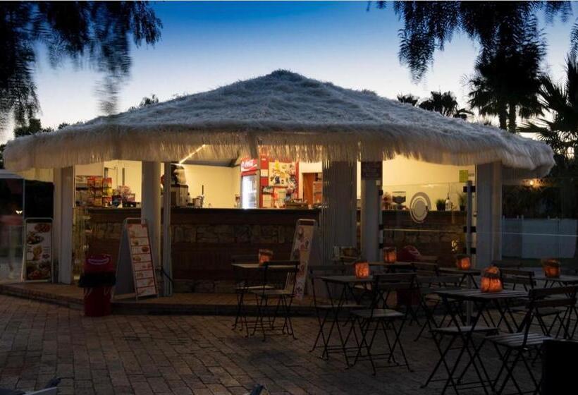 Otel Villaggio Emmanuele