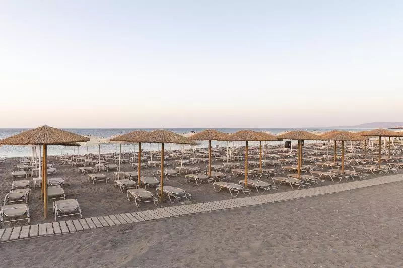 Costa Lindia Beach Resort