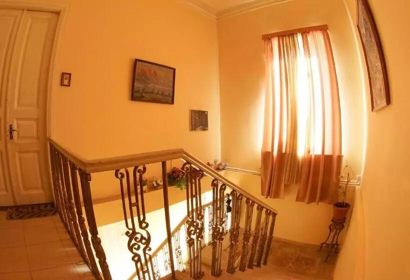 هتل House 1899