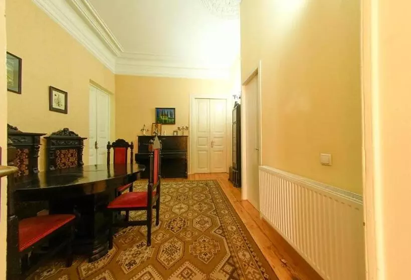 هتل House 1899