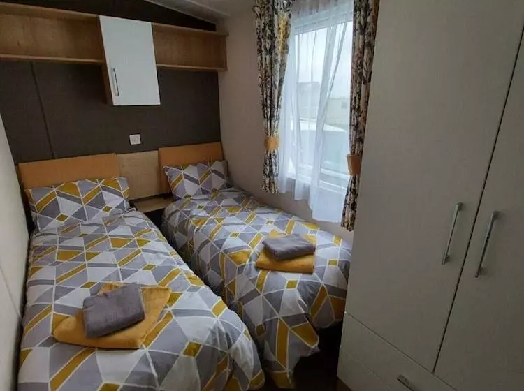 Beautiful 6 Berth Caravan In Bude