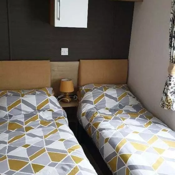 Beautiful 6 Berth Caravan In Bude