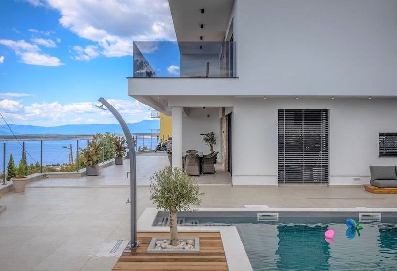 Deluxe Villa Provvidenza With Breathtaking Sea View