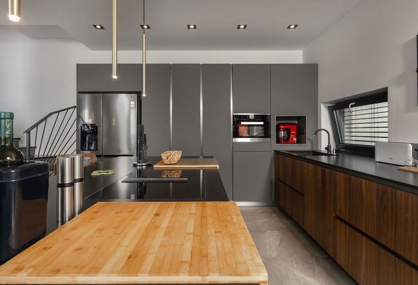 Deluxe Villa Provvidenza With Breathtaking Sea View