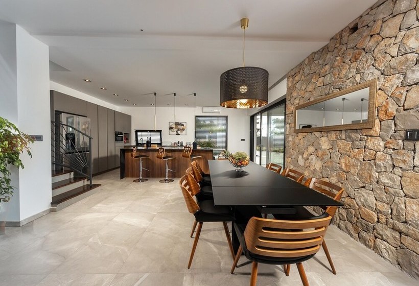 Deluxe Villa Provvidenza With Breathtaking Sea View