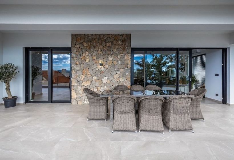 Deluxe Villa Provvidenza With Breathtaking Sea View