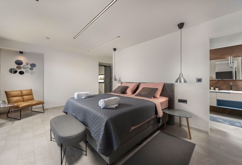 Deluxe Villa Provvidenza With Breathtaking Sea View