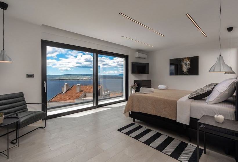 Deluxe Villa Provvidenza With Breathtaking Sea View