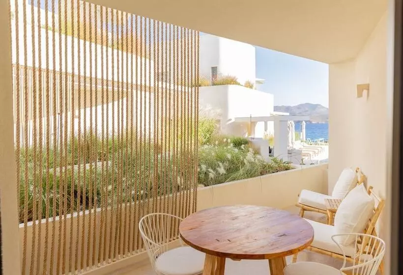 Hôtel White Pebble Suites