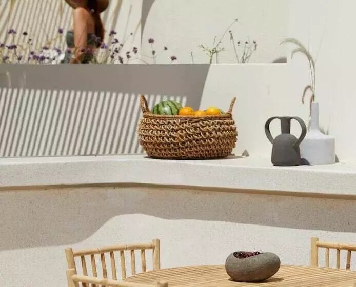 Hôtel White Pebble Suites