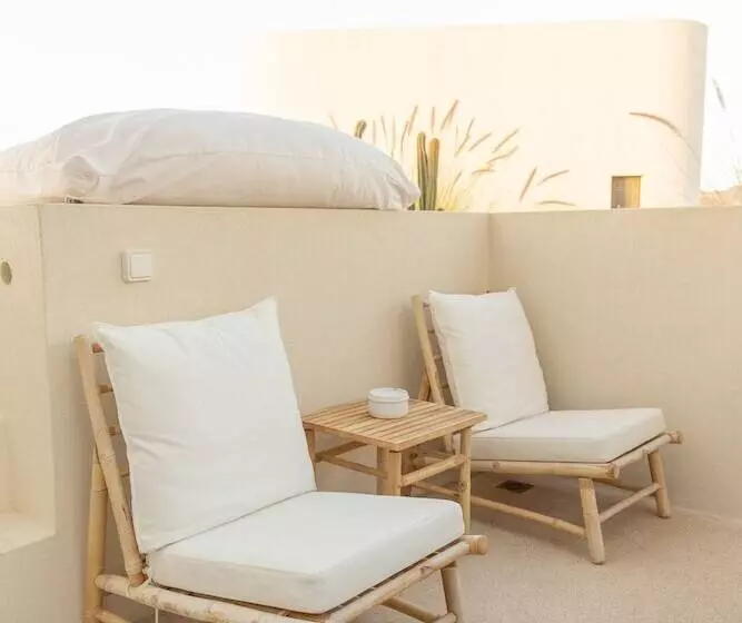 Hôtel White Pebble Suites