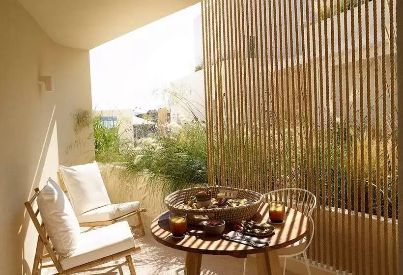 Hôtel White Pebble Suites