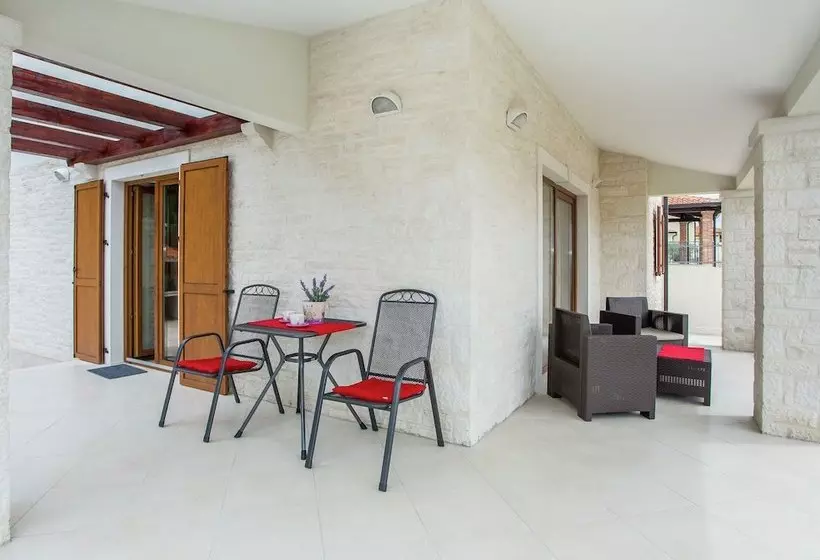 Beautiful Villa Equipped With High Quality Furniture That Emphasize Modern Line