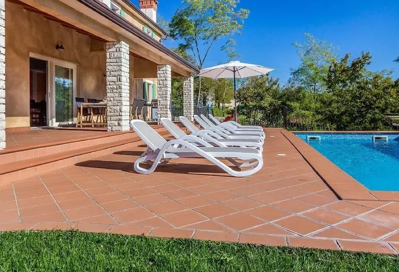 Beautiful Villa With Swimming Pool Surrounded By A Natural Fence