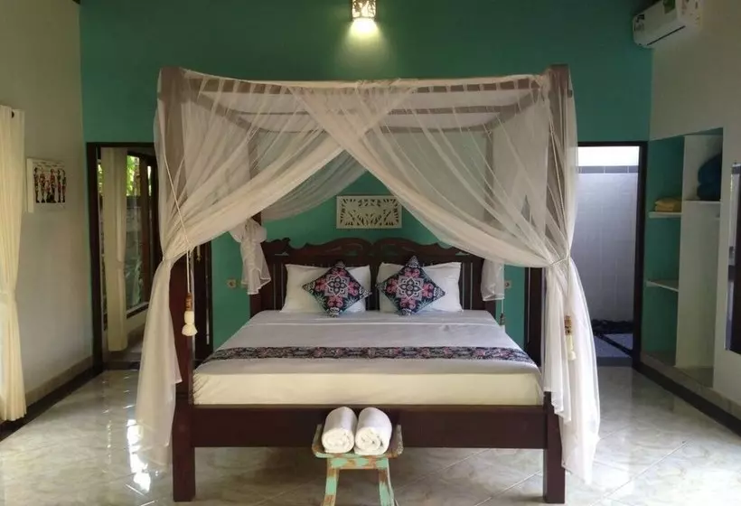 Kirana Homestay  Breeze Bungalow