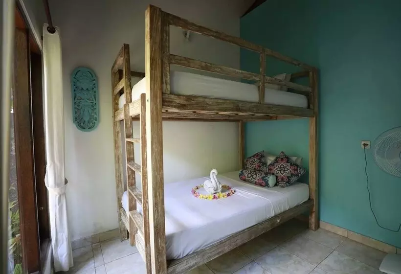 Kirana Homestay  Breeze Bungalow