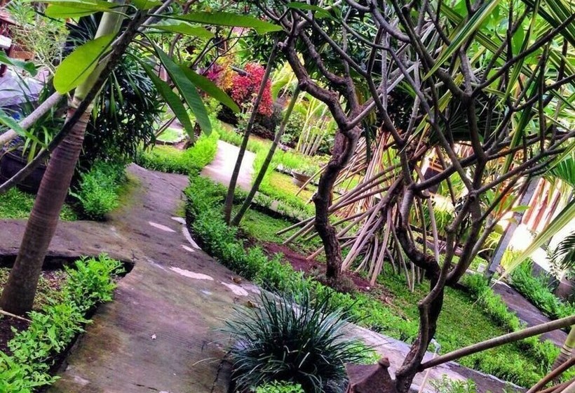 Kirana Homestay Breeze Bungalow