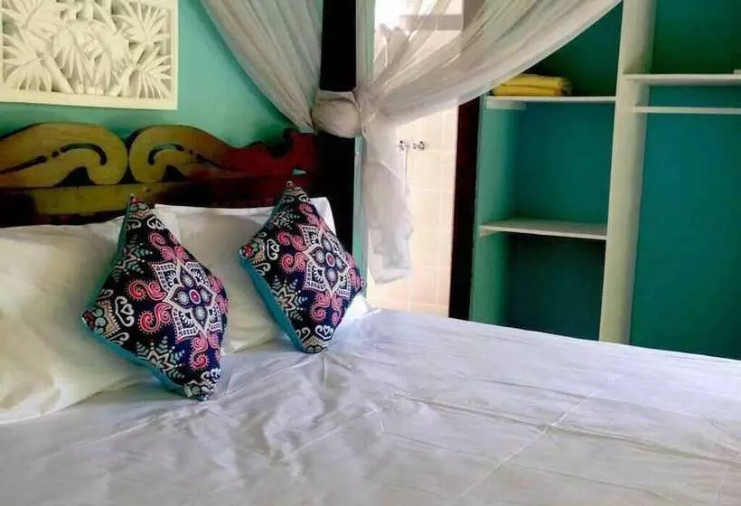 Kirana Homestay  Breeze Bungalow