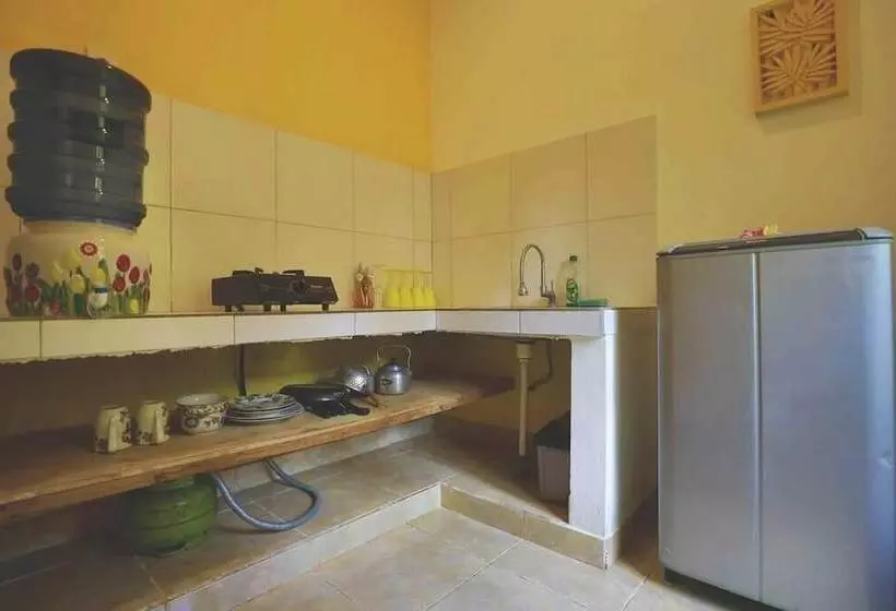 Kirana Homestay  Breeze Bungalow