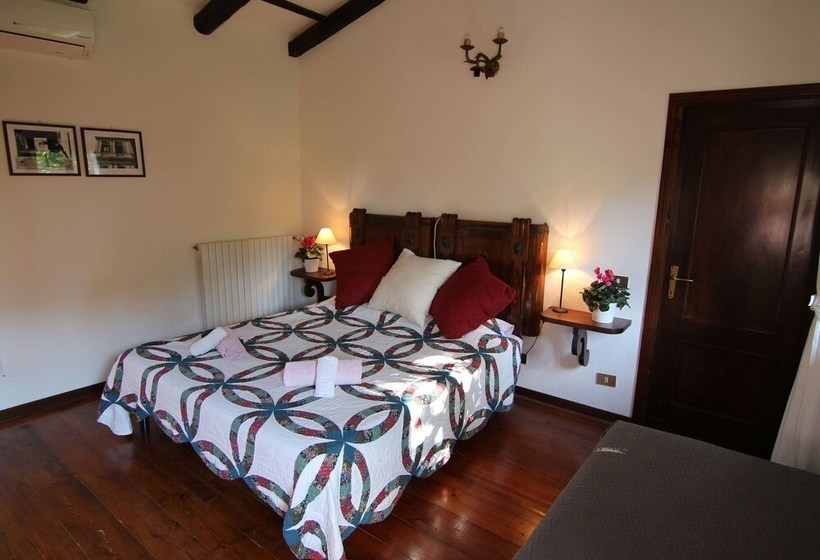 Luxurious Cottage In Vo With Garden