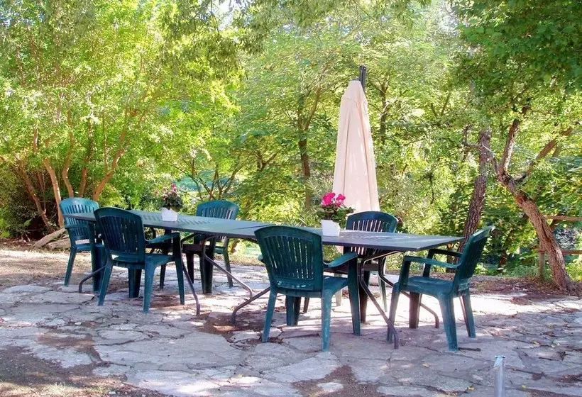 Luxurious Cottage In Vo With Garden