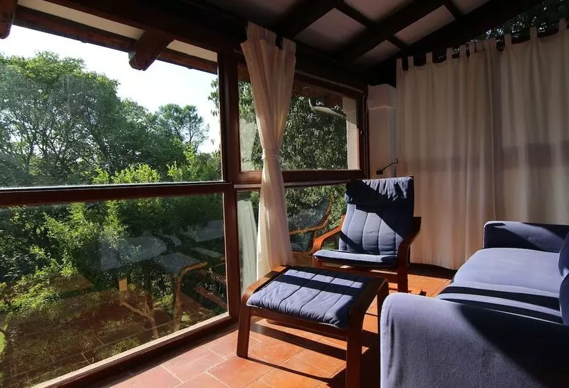 Luxurious Cottage In Vo With Garden