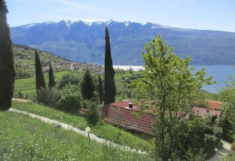 Residenssi Inviting 2 Bed House In Tignale