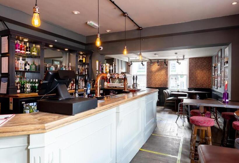 ベッドアンドブレックファースト The Lazy Pug