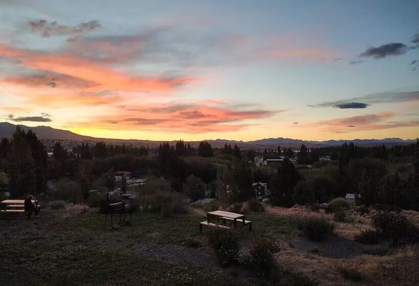בית מלון כפרי America Del Sur Calafate Hostel