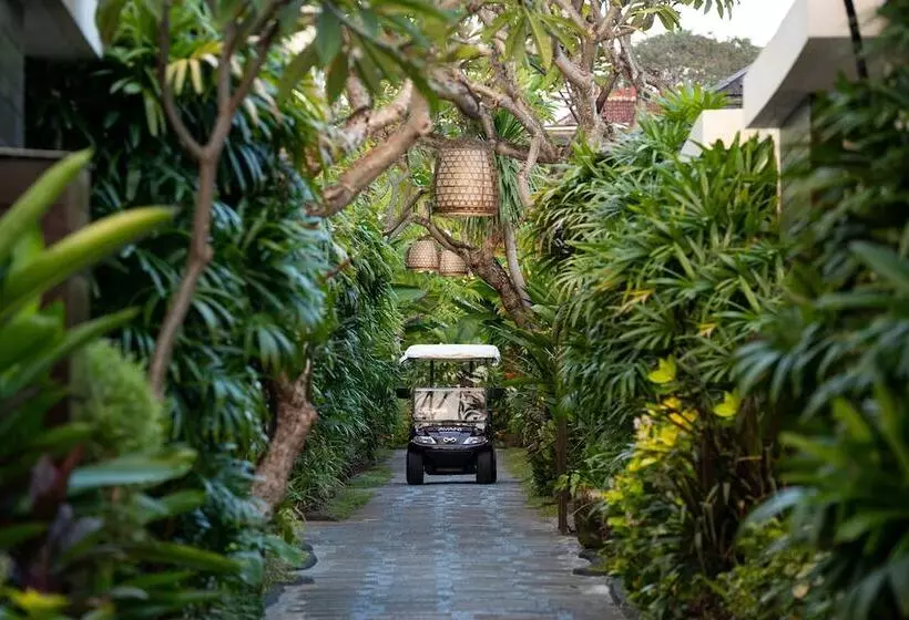 בית מלון כפרי Avani Seminyak Bali Resort
