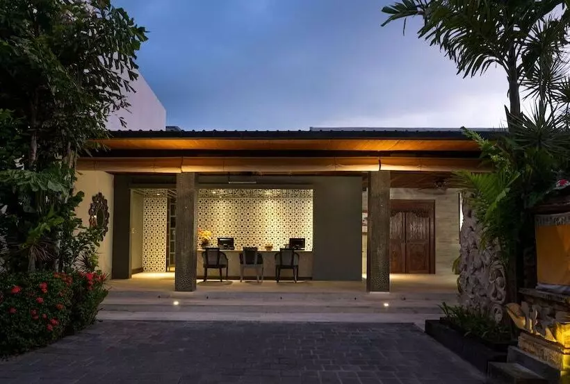 בית מלון כפרי Avani Seminyak Bali Resort