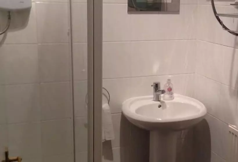 Hotel Chapel Cross Guesthouse