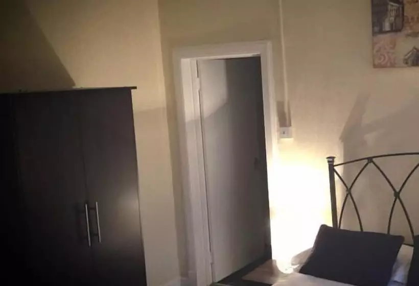 Hotel Chapel Cross Guesthouse