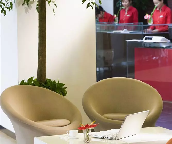 Отель Ibis Beijing Sanyuan