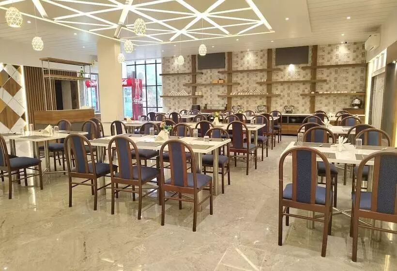 酒店 Lion Lords Inn Rajula