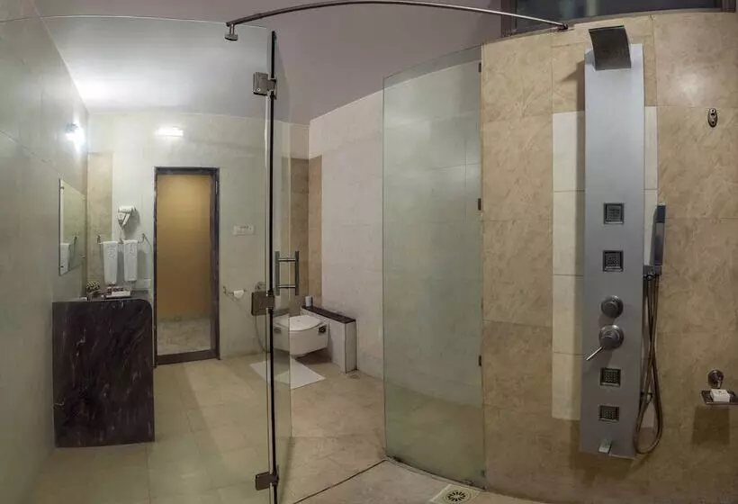 酒店 Lion Lords Inn Rajula