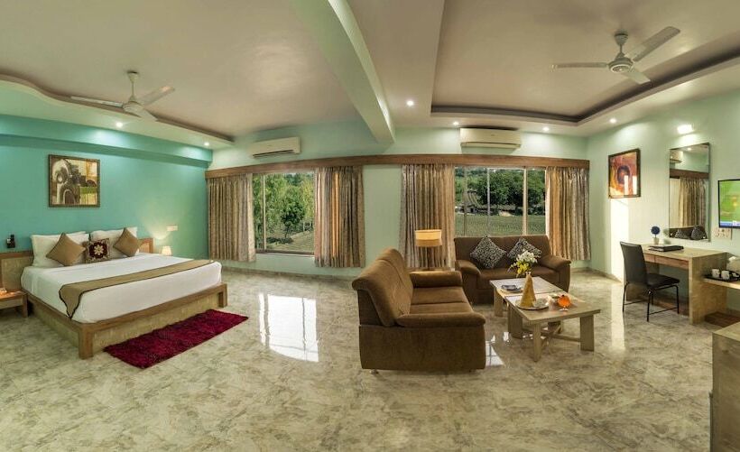 هتل Lion Lords Inn Rajula