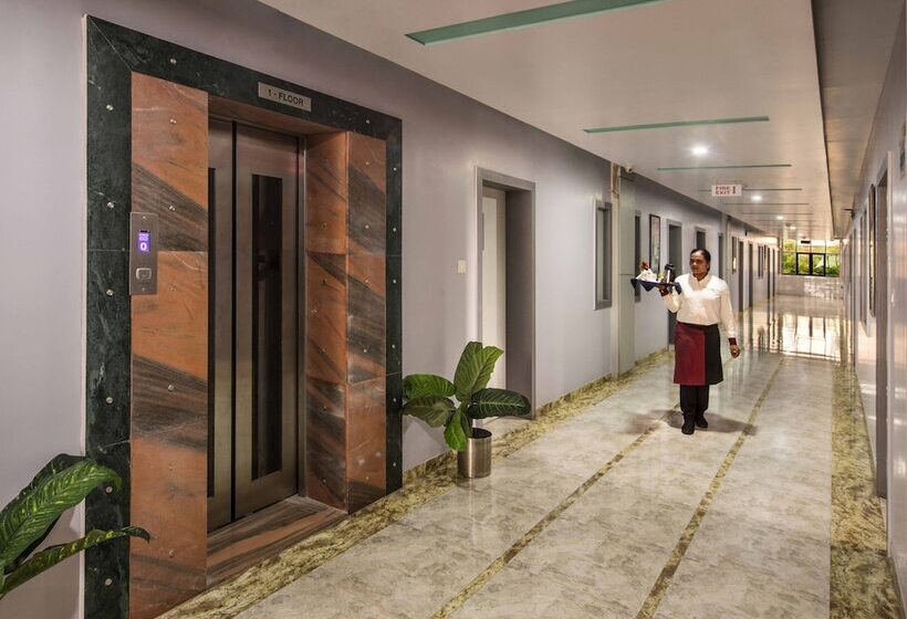 هتل Lion Lords Inn Rajula