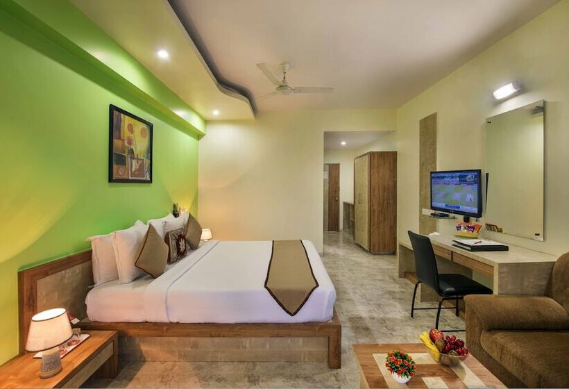 هتل Lion Lords Inn Rajula