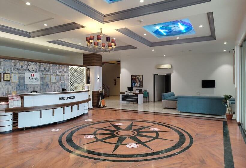 هتل Lion Lords Inn Rajula