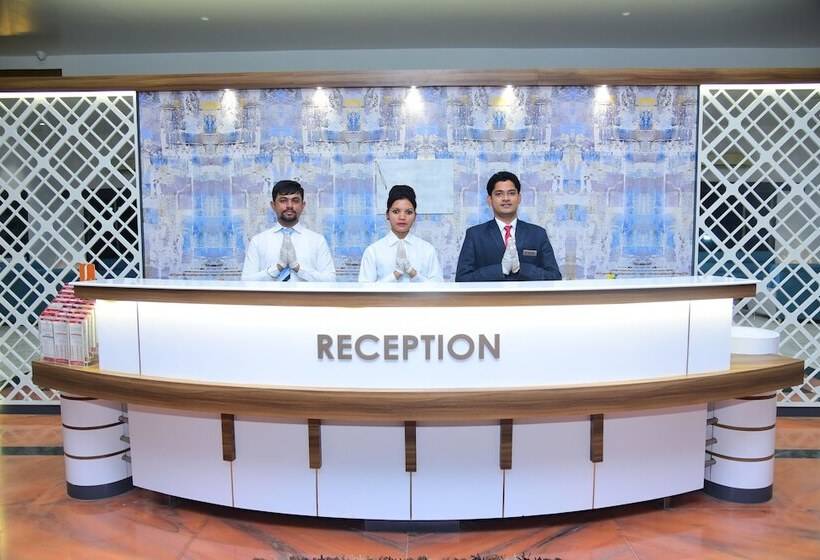 هتل Lion Lords Inn Rajula